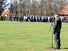 Oberst Ole Kbben taler.